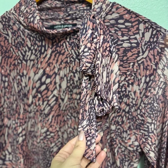 Cable & Gauge Pink and Black Patterned Blouse - Picture 4 of 6